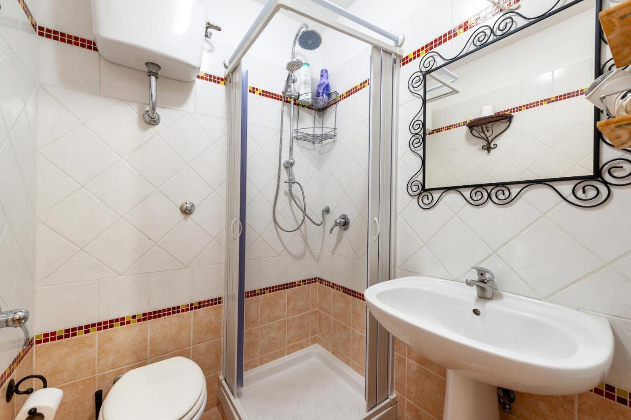 Vatican Rose Aparthotel Rome Bagian luar foto