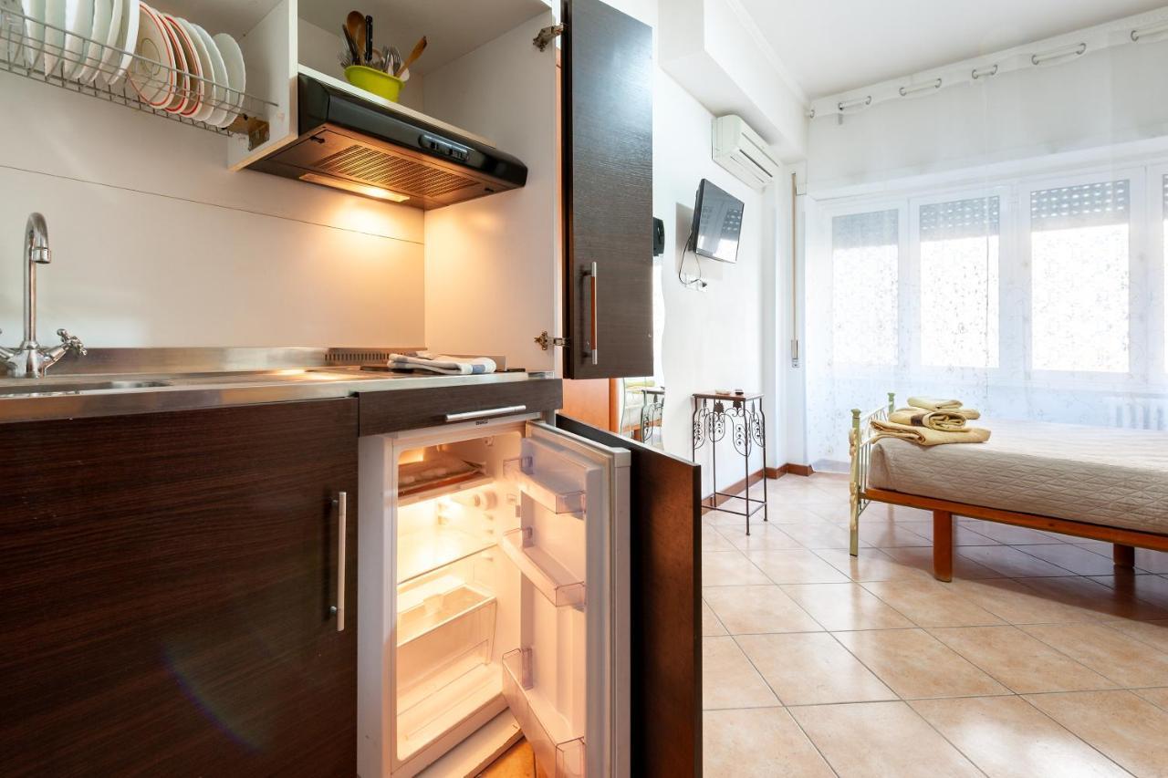 Vatican Rose Aparthotel Rome Bagian luar foto