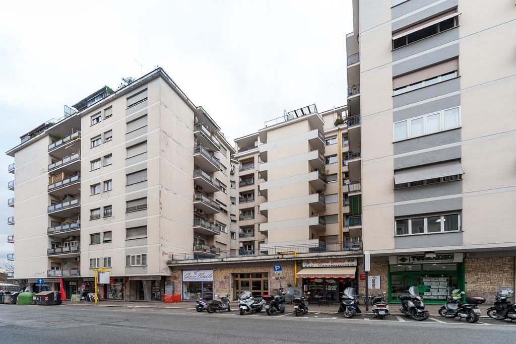 Vatican Rose Aparthotel Rome Bagian luar foto